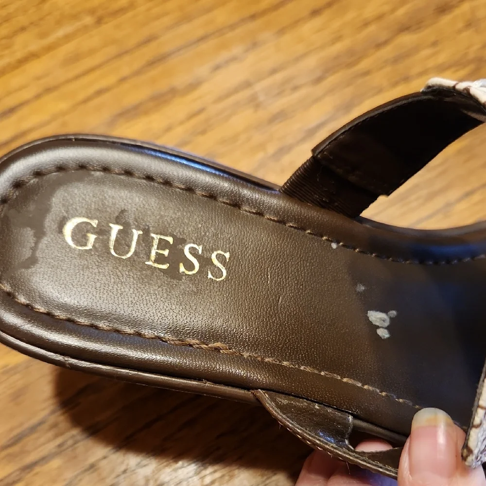 Guess Wedge Thong Sandels Size 7.5